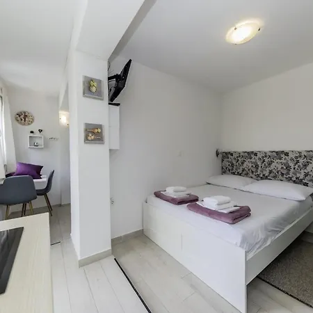 Guest house Lavel In - Mittel-dalmatien *