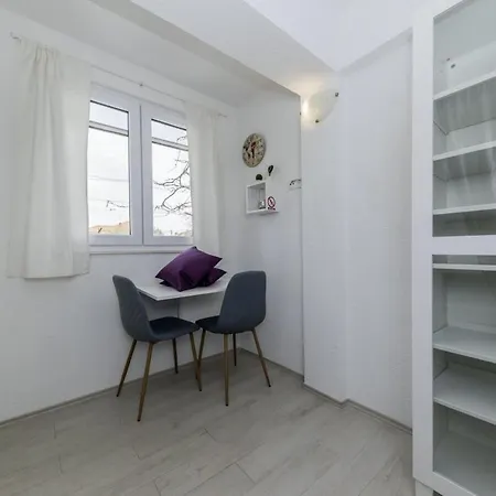 Lavel In - Mittel-dalmatien *